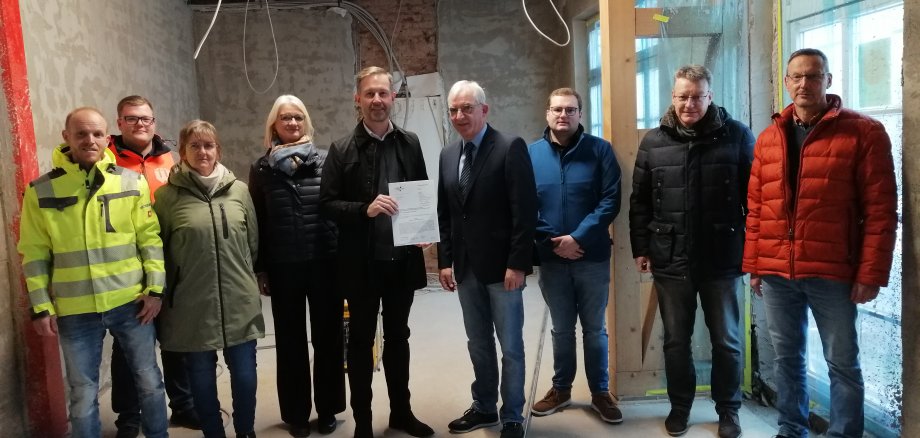 Bölge Yöneticisi Jürgen van der Horst, UNESCO Jeoparkları ve belgelendirme kuruluşu temsilcilerini yerel Jeopark GrenzWelten'i ziyaretleri sırasında çalıştaya davet etti.